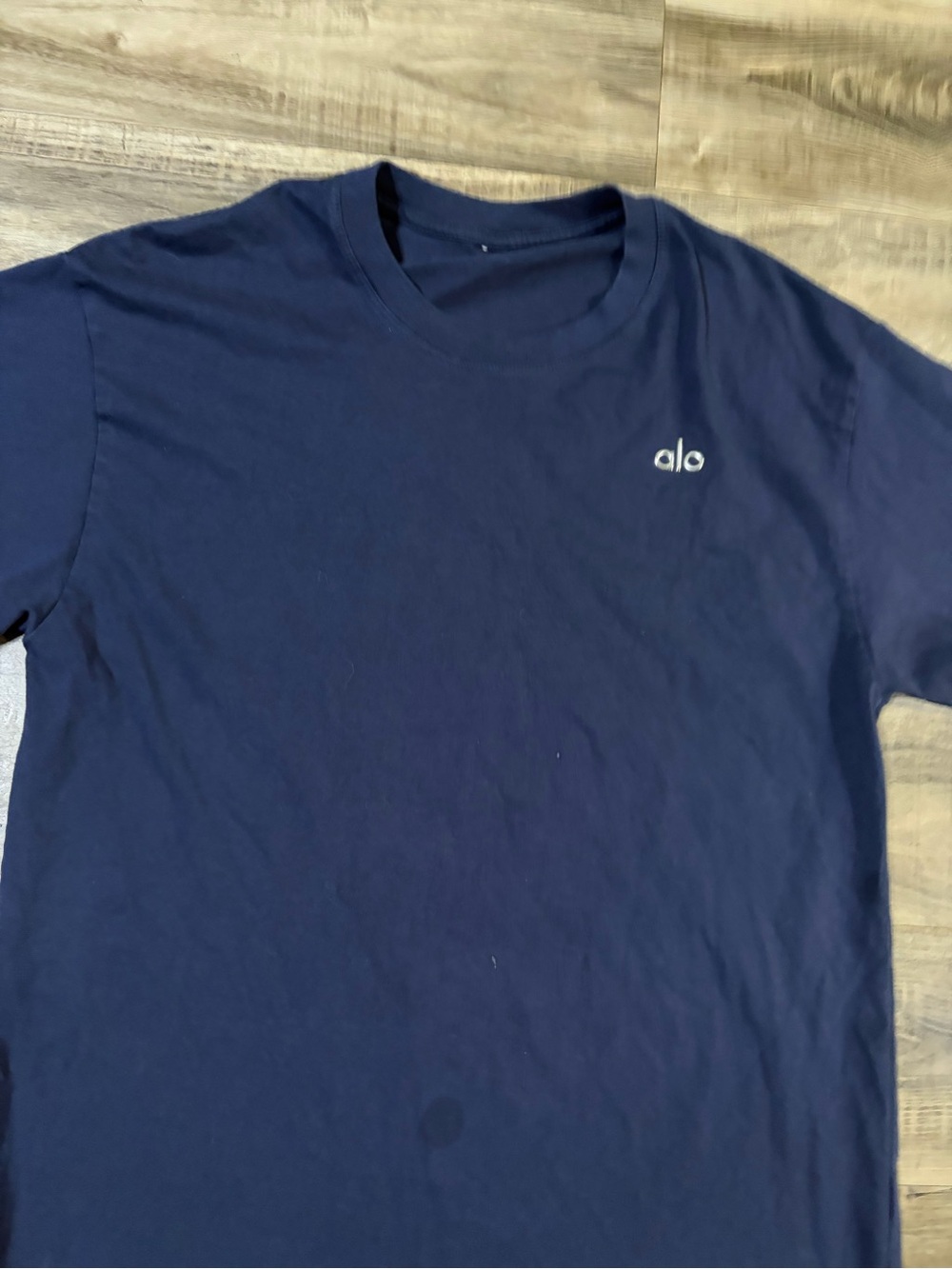 ALO Yoga Men’s Crew Neck T-Shirt - Navy Blue